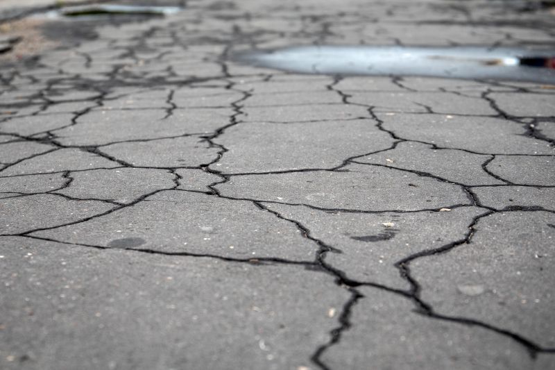Asphalt Cracks Repair